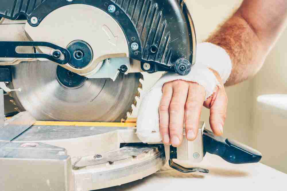 How To Avoid Kickback On Miter Saw