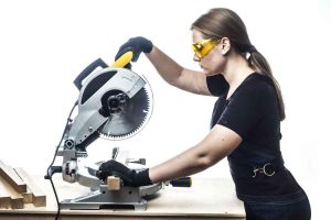 How to Unlock a Bosch Miter Saw