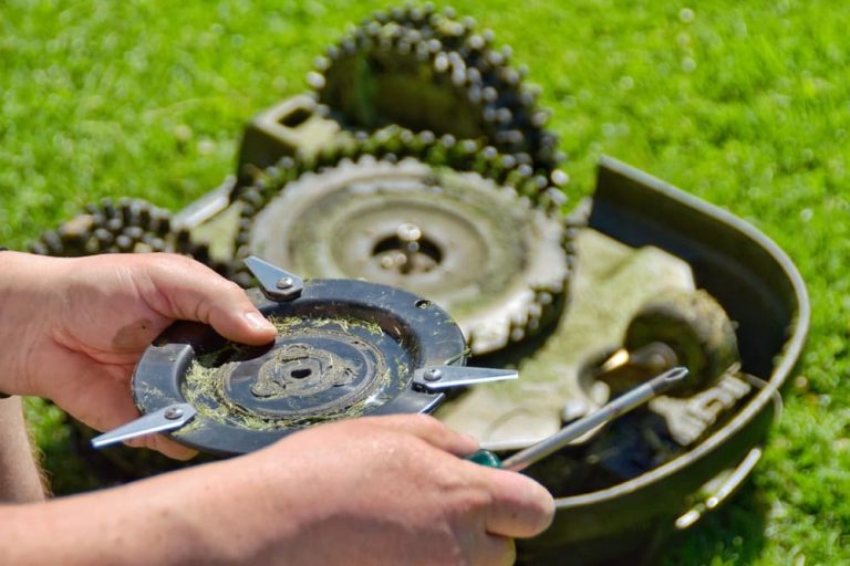 How Mulching Blades Work