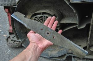 Best Lawn Mower Blade Sharpener